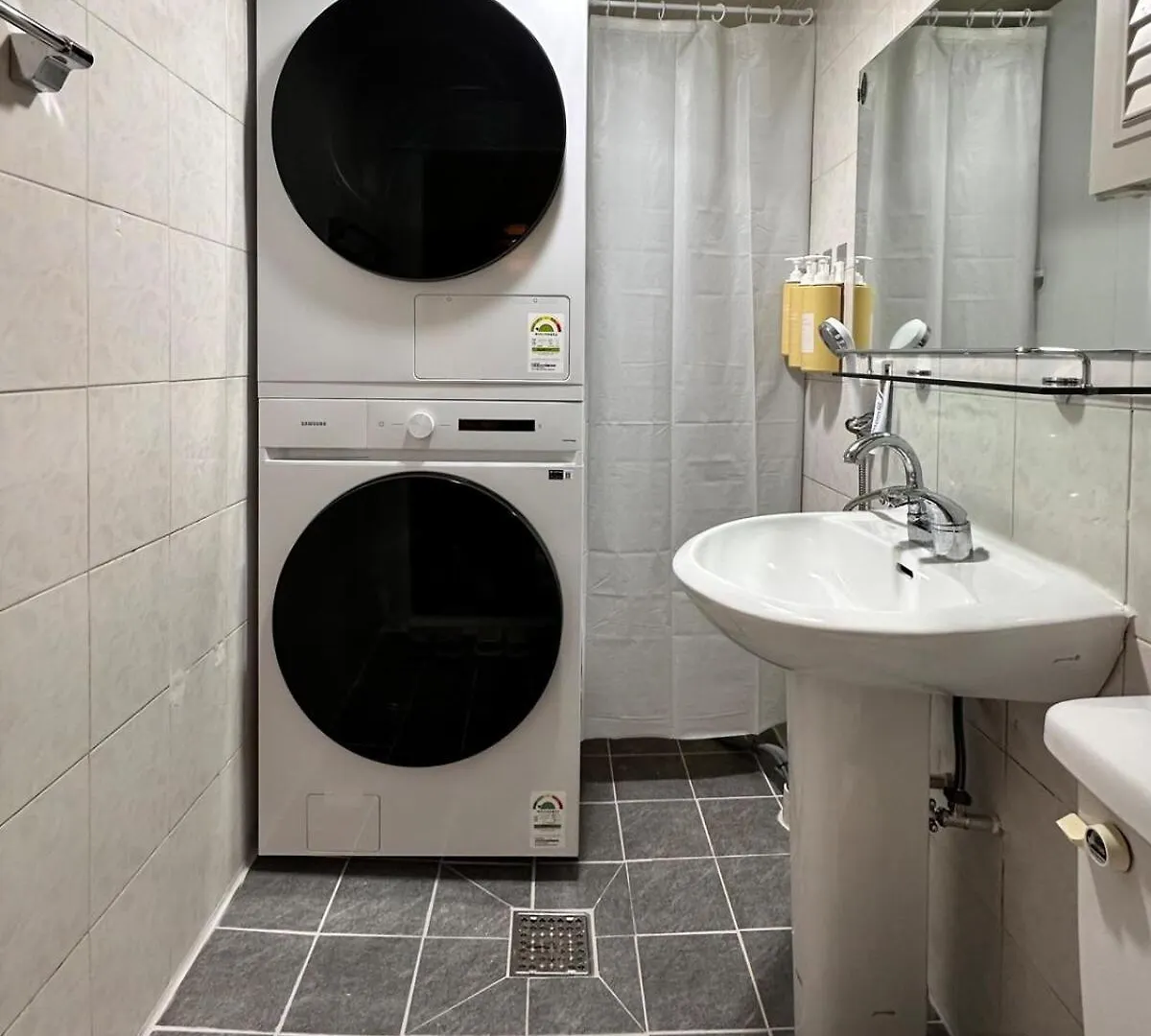 Happy Stay In Seoul Near Kspo Dome,Lotte Tower,Jyp Apartment